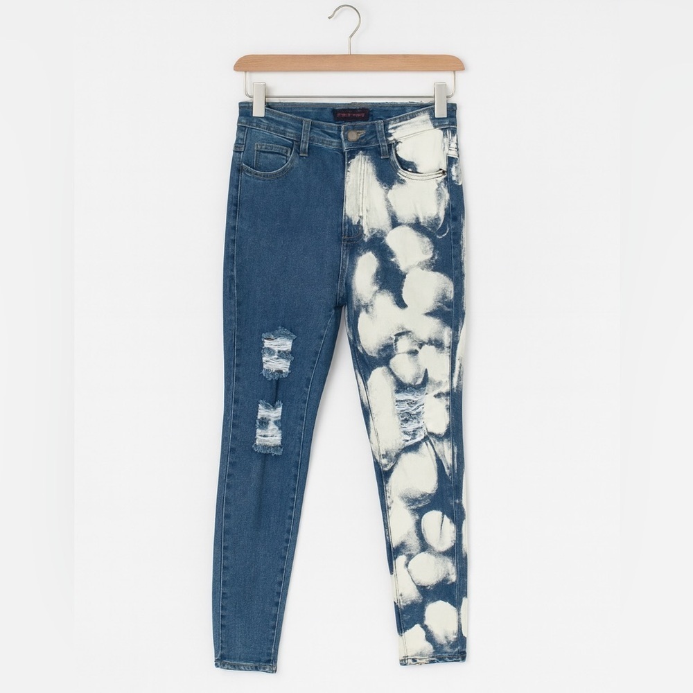 Purple Candy New With Tags Size Medium Blue Acid Washed Stretch Skinny Jeans